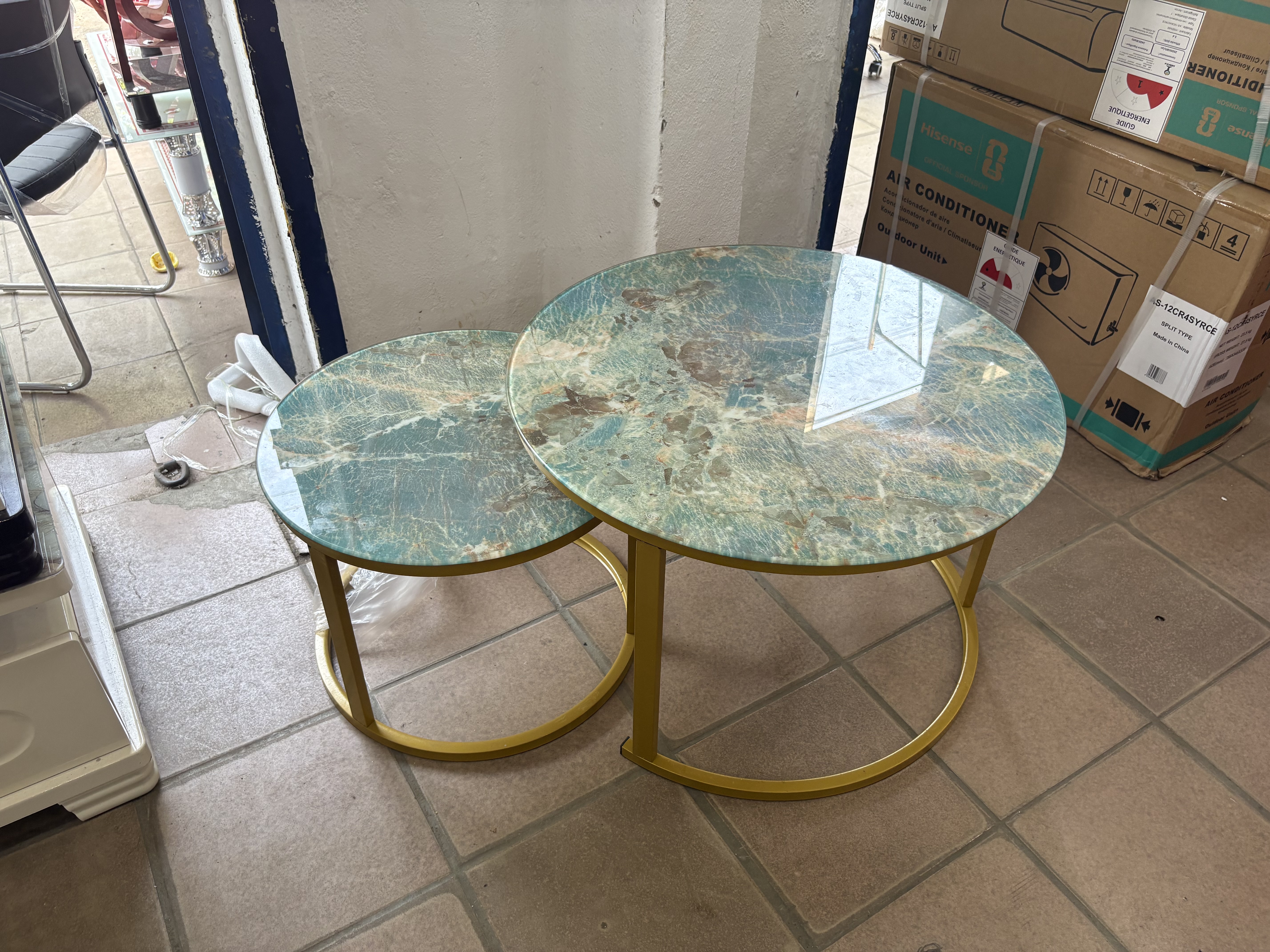 Table basse et tabouret